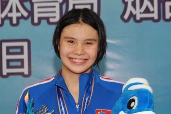 开云体育官方网站-游泳泳池上女神再现神来之笔的简单介绍