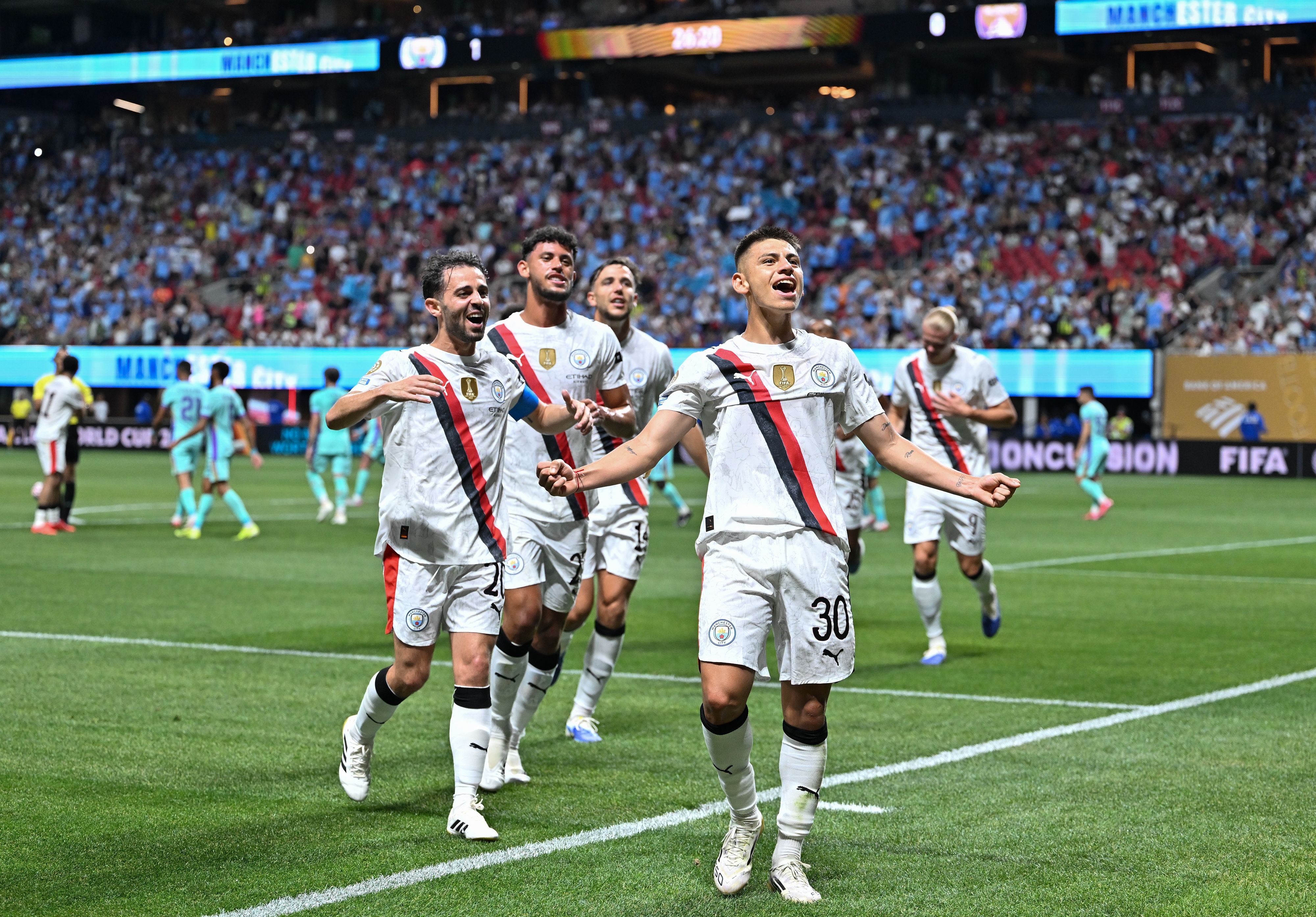 开云体育下载-曼城主场大胜诺维奇,继续追赶领头羊