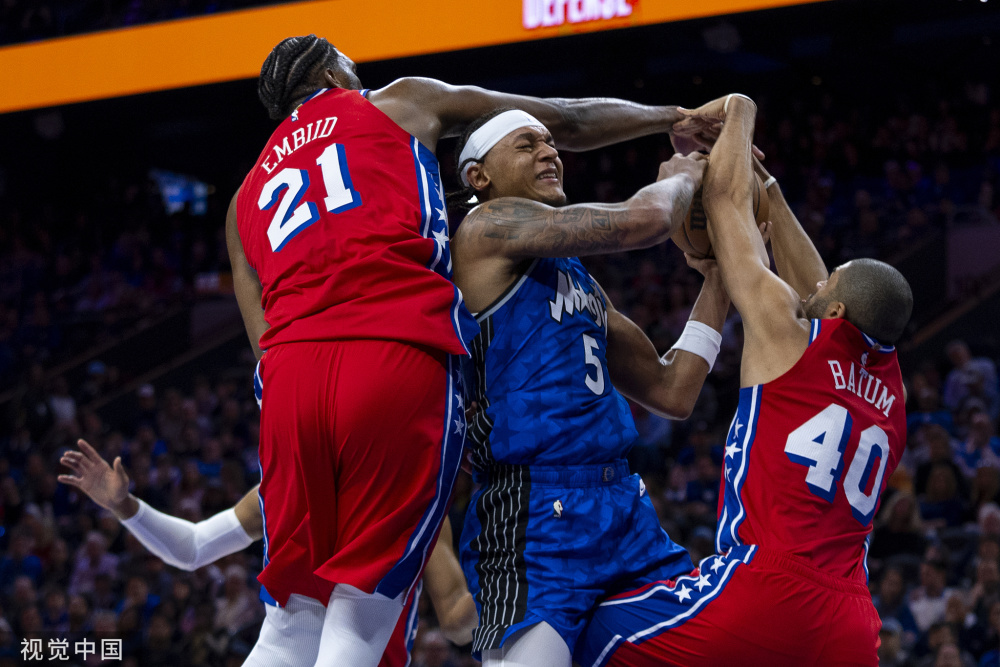 开云APP-76人惨遭热火横扫,恩比德伤退