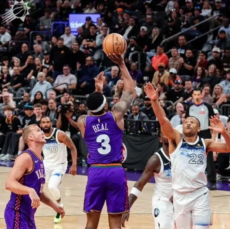 开云体育-太阳击败活塞，布克砍下30+7+7