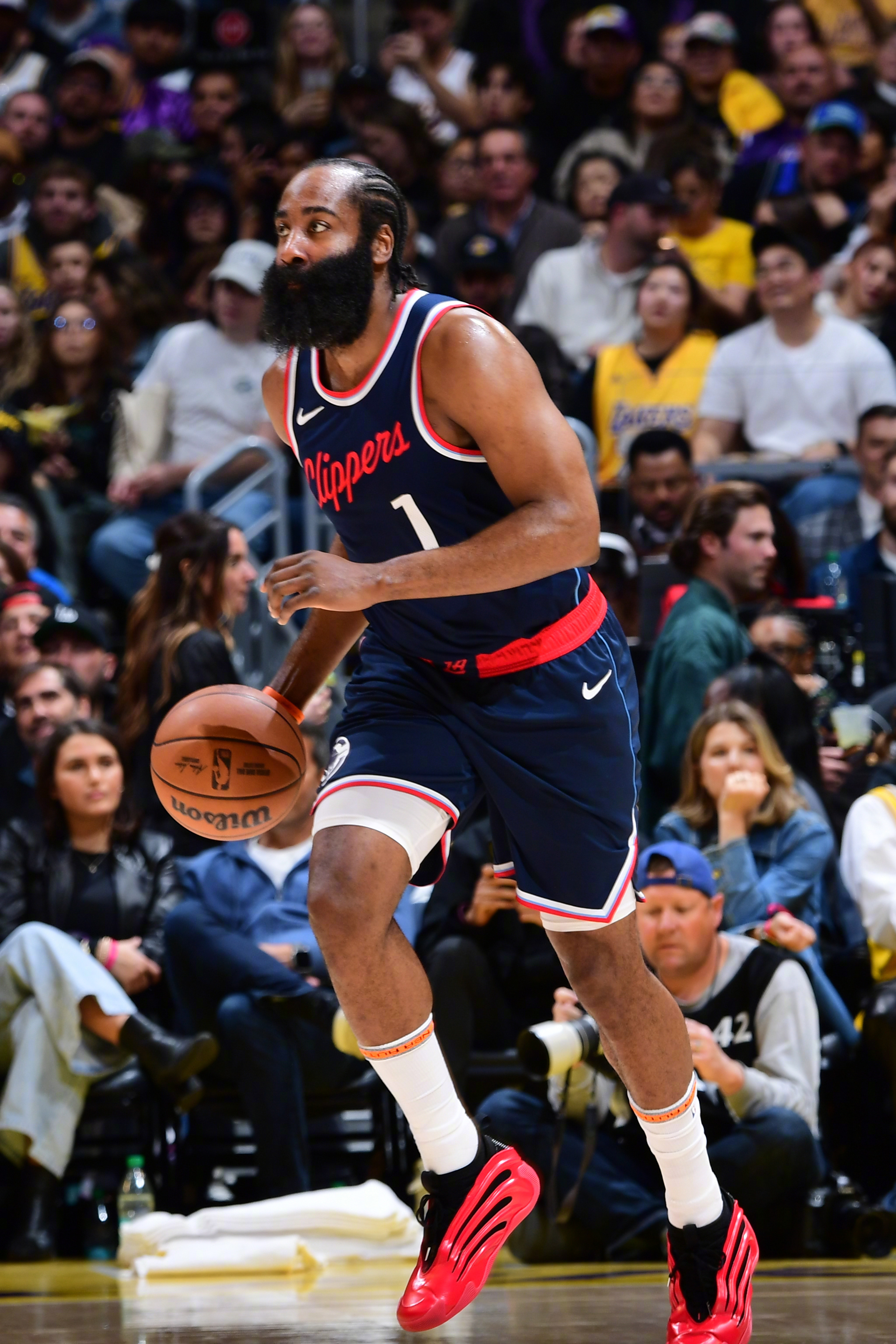 开云体育登录-快船迎来喜讯,球队所有球员状态回升