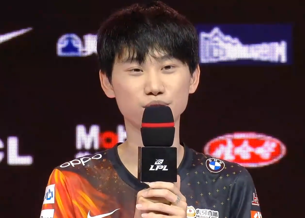 开云官方app入口-包含V5轻取LGD,Doinb单局斩获MVP峡谷大战小组赛,点燃全场激情的词条