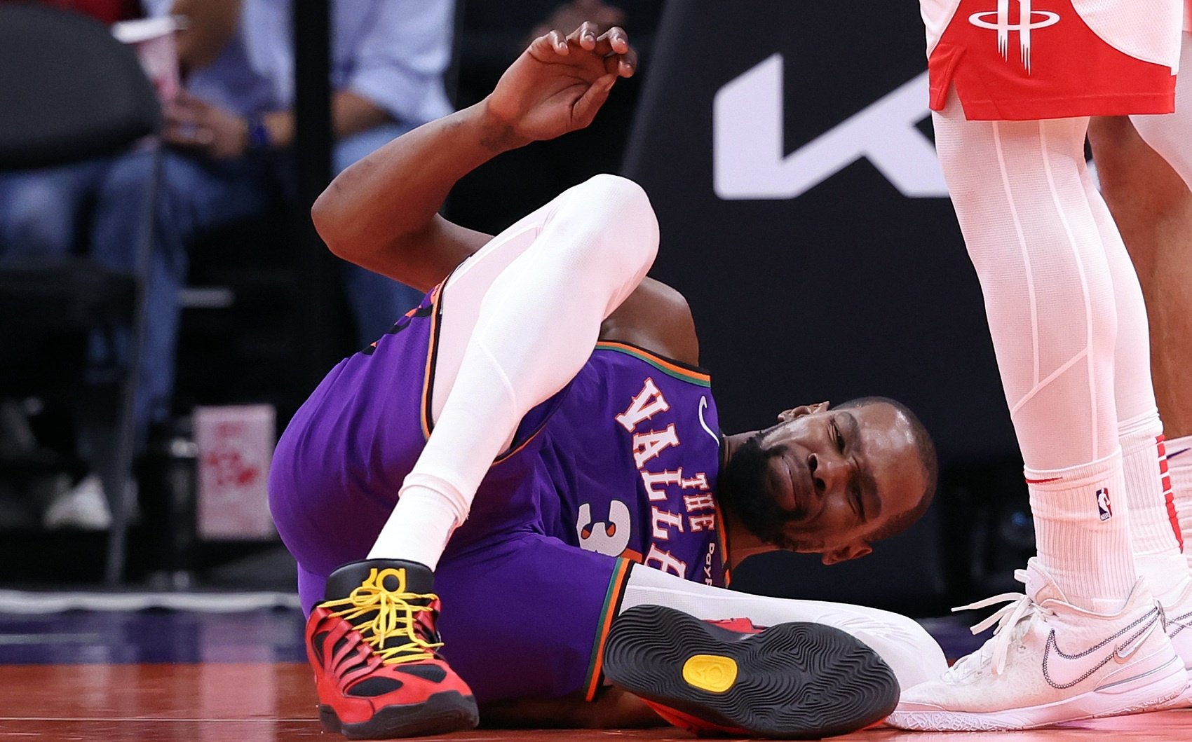 开云体育APP下载-雷霆核心球员因伤缺席赛季,球队遭遇危机