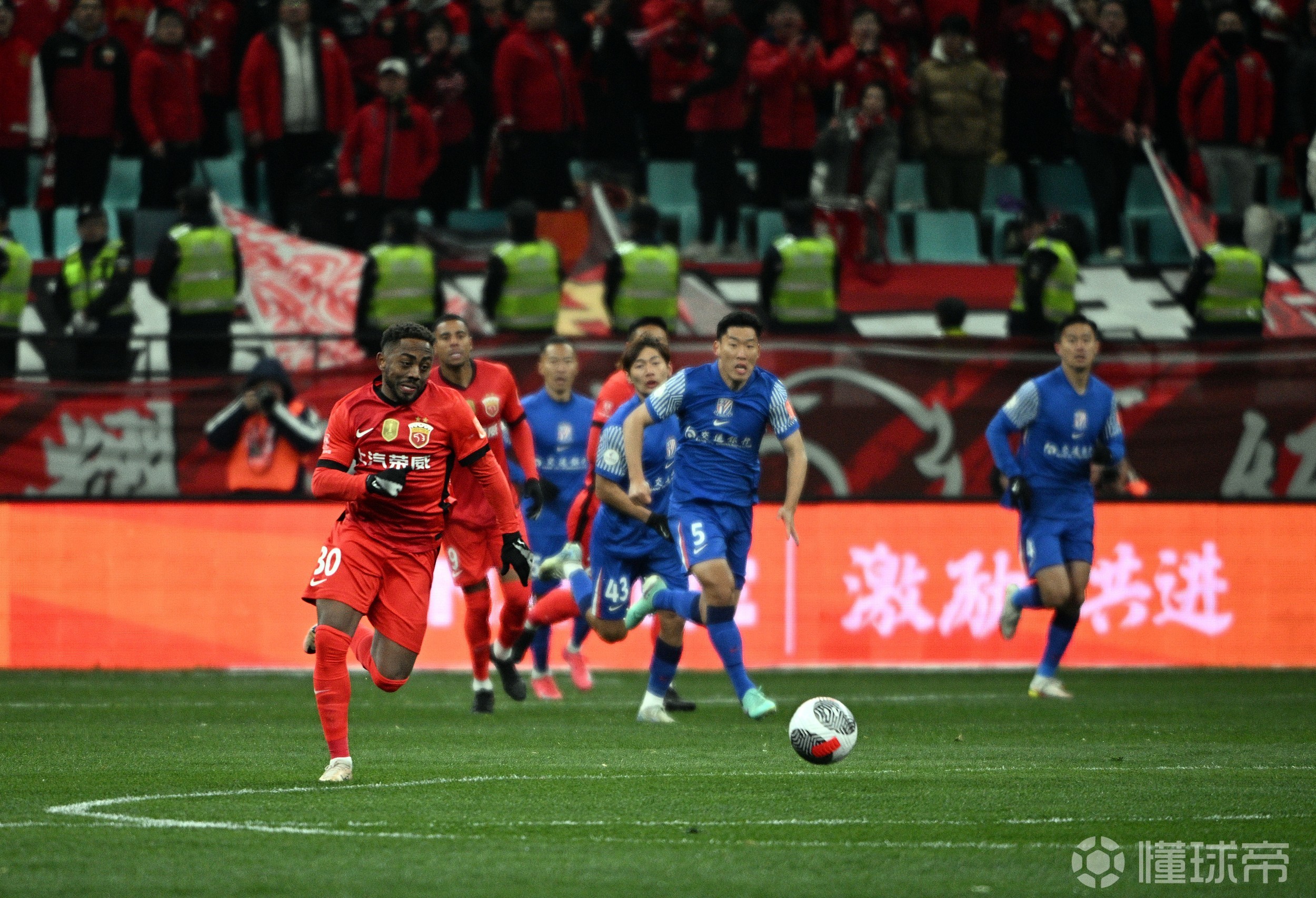 开云体育在线-国际足球全球杯集训全面展开,备战有序