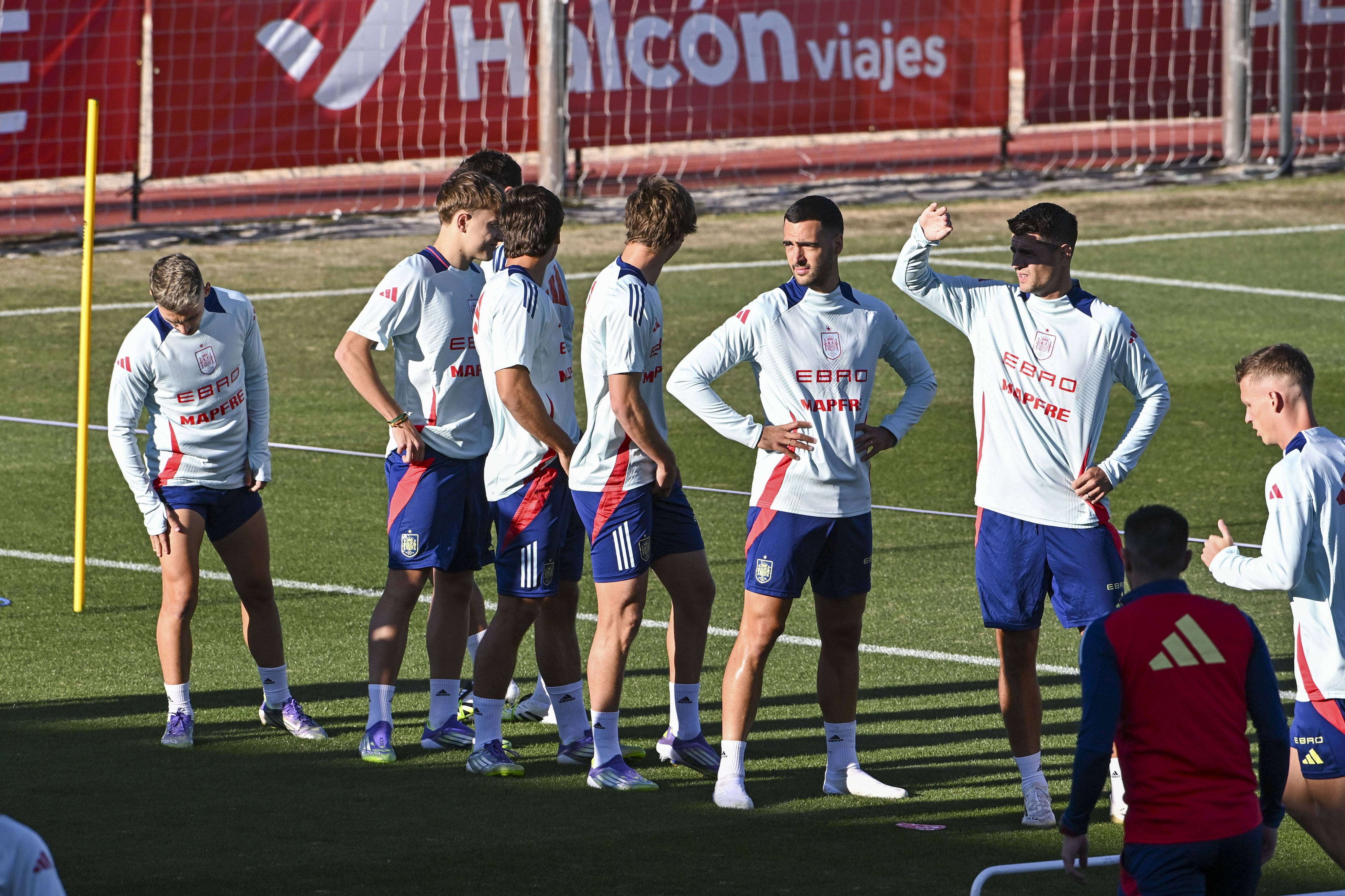 开云体育在线-国际足球全球杯集训全面展开,备战有序