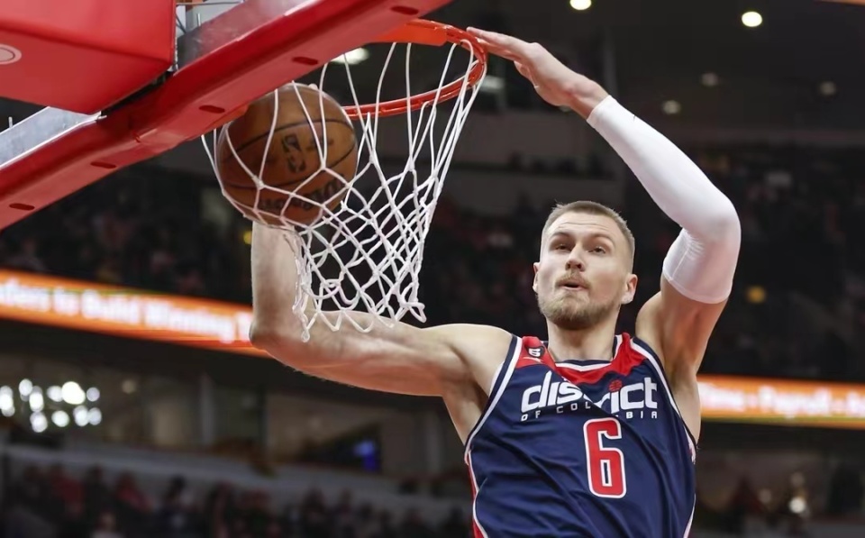 开云体育下载-开拓者队实力不济,需求新一轮重组的简单介绍