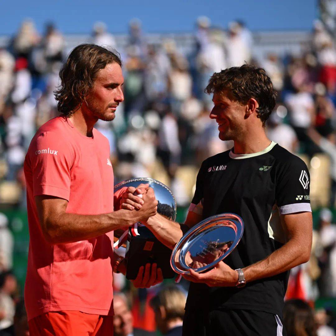 开云体育入口-包含ATP总决赛完胜年终总决赛,西西帕斯带队取胜的词条