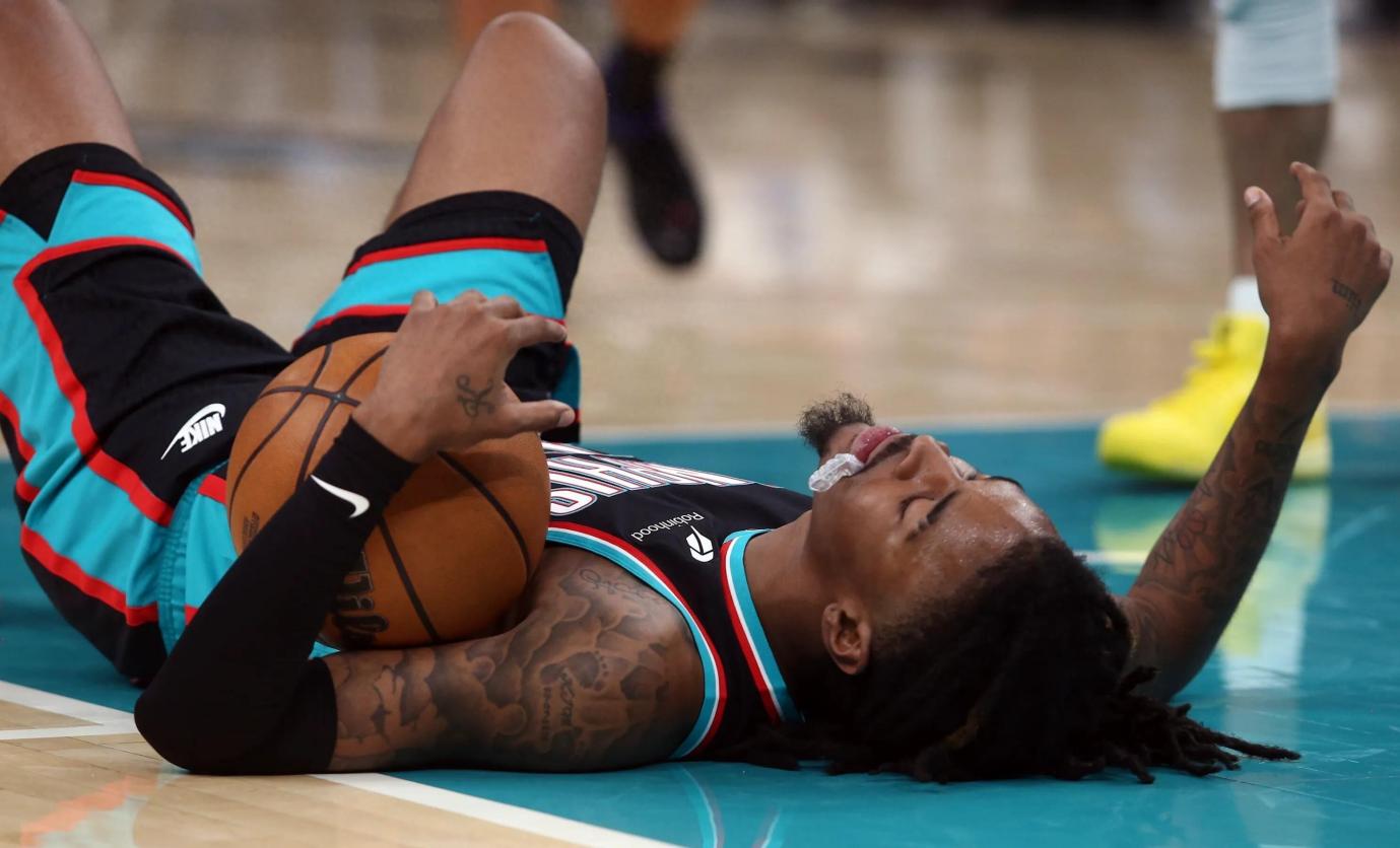 开云下载-快船完胜灰熊,莫兰特统治全场