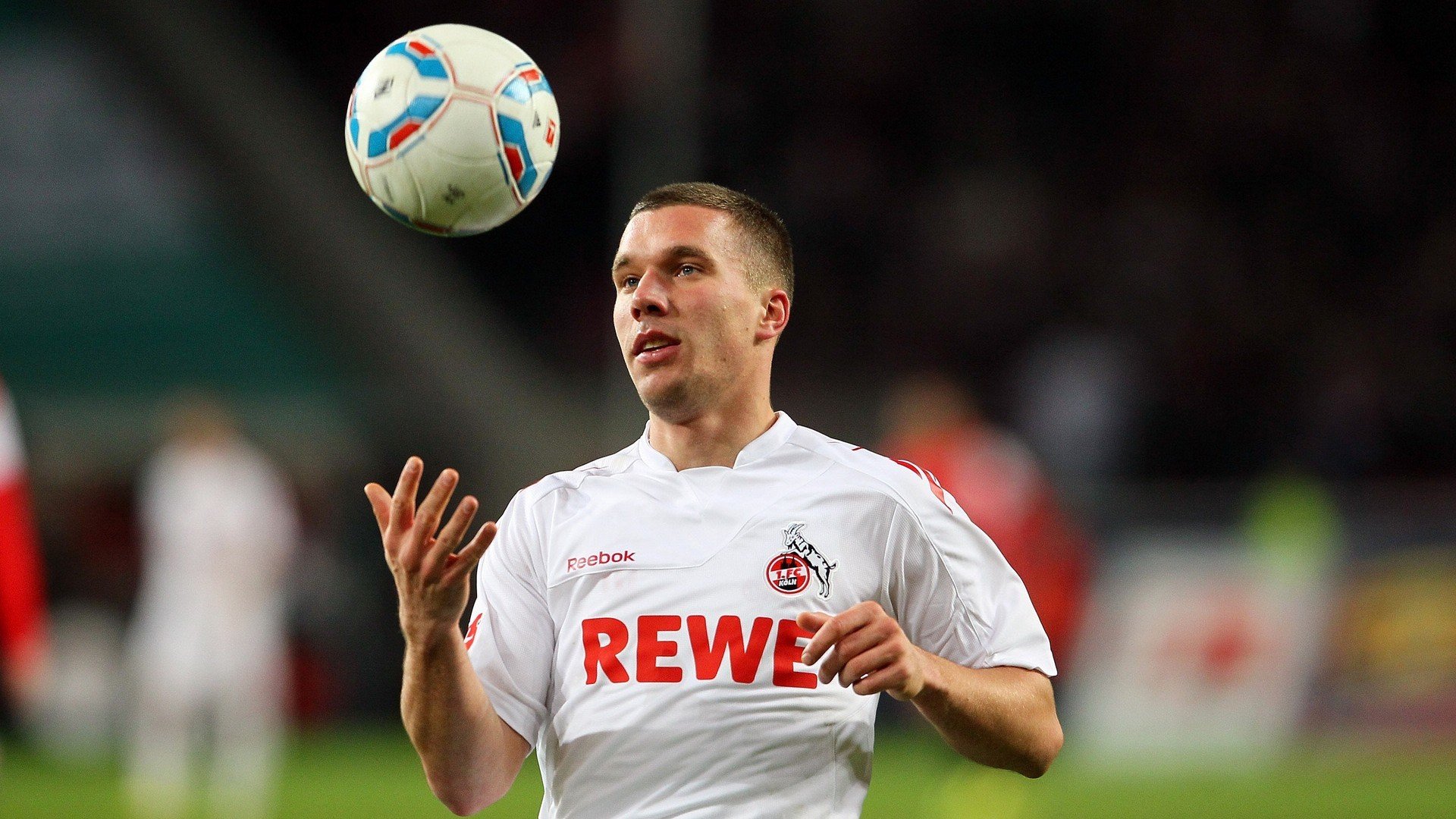 开云体育在线-双城记，当曼城绝杀与孙兴慜接管比赛同时扭曲足球的重力场