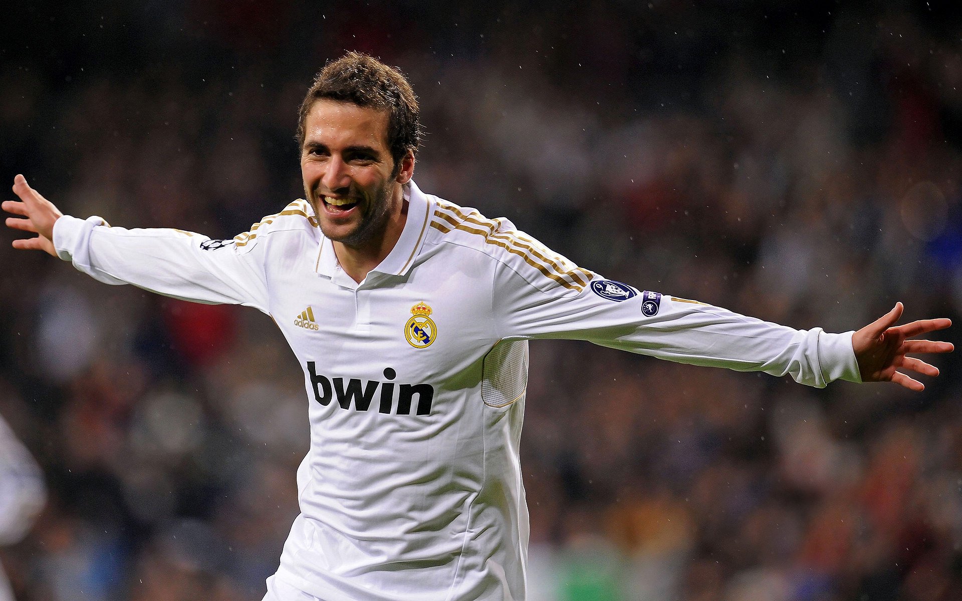 开云平台-中场判官，当非典型英雄在绝境中改写天命—从利物浦逆转巴萨到卡塞米罗的德甲裁决时刻