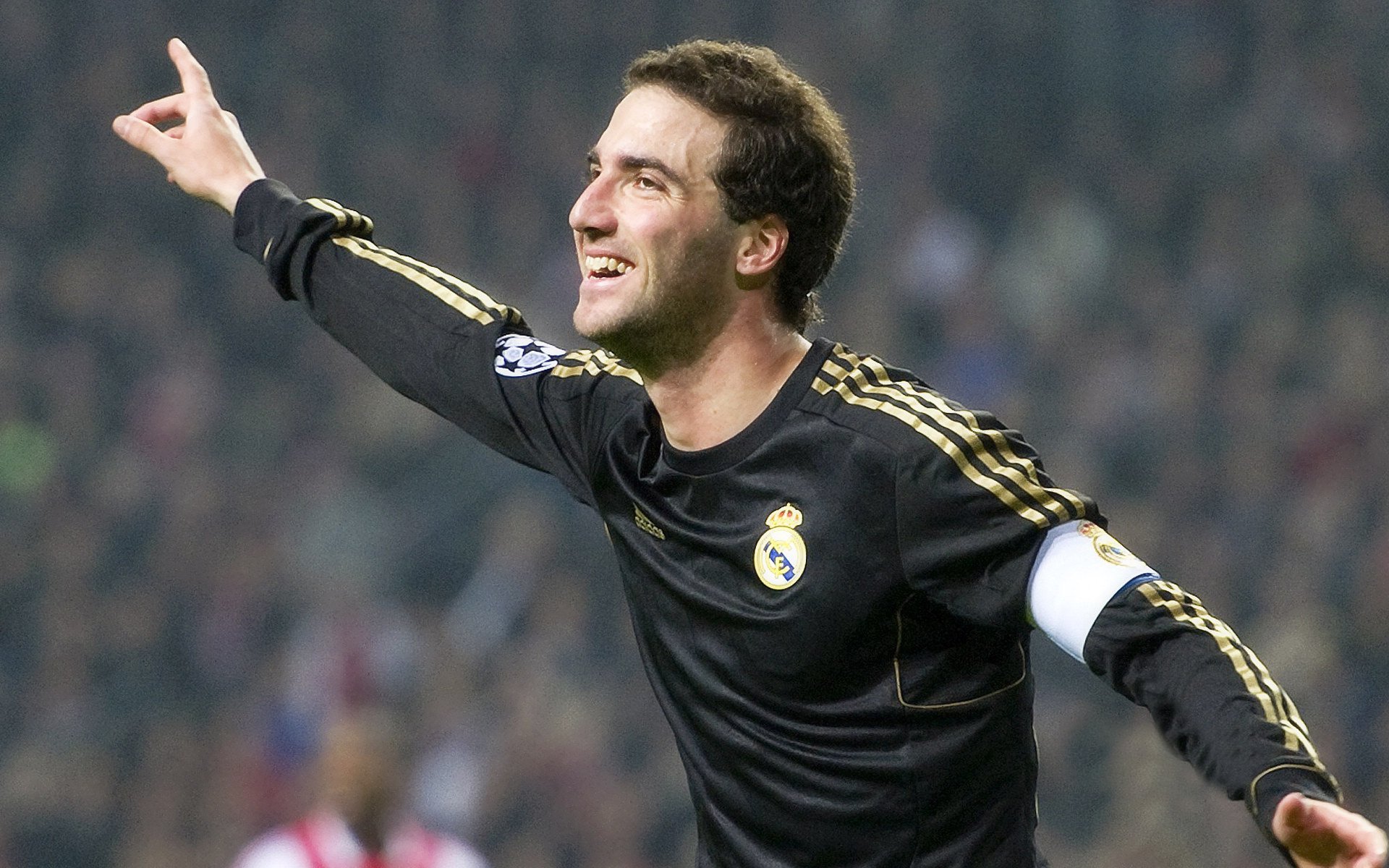 开云官网-风暴与炬火,当葡萄牙横扫中国,奥恰洛夫何以点燃异国赛场?